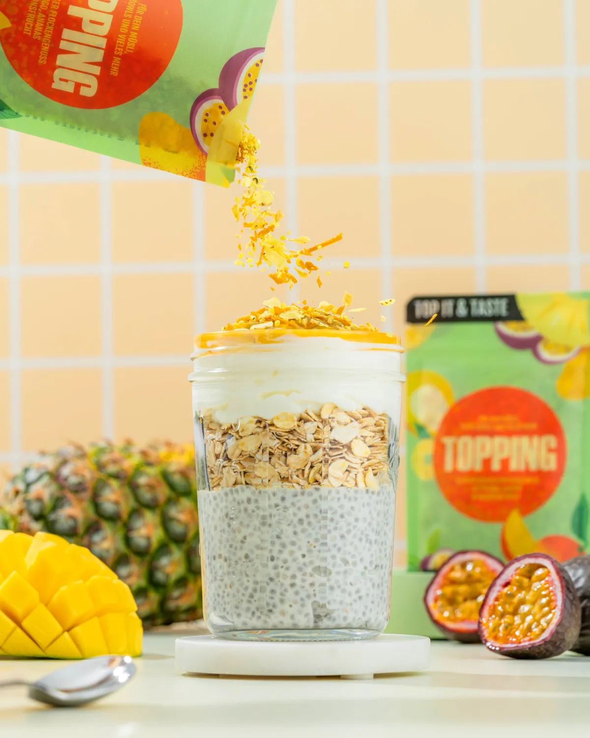 Dr. Crispy & Mr. Dried Bio Topping Golden Tropical topping 80 g mango ananas