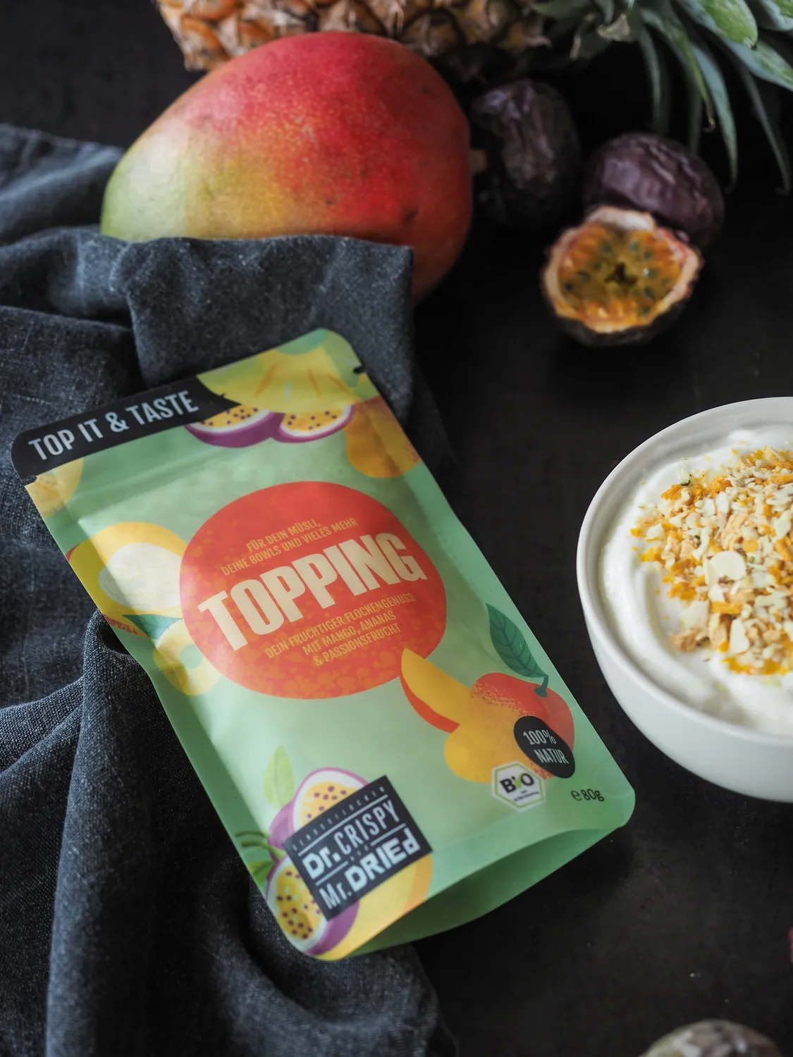 Dr. Crispy & Mr. Dried Bio Topping Golden Tropical topping 80 g mango ananas