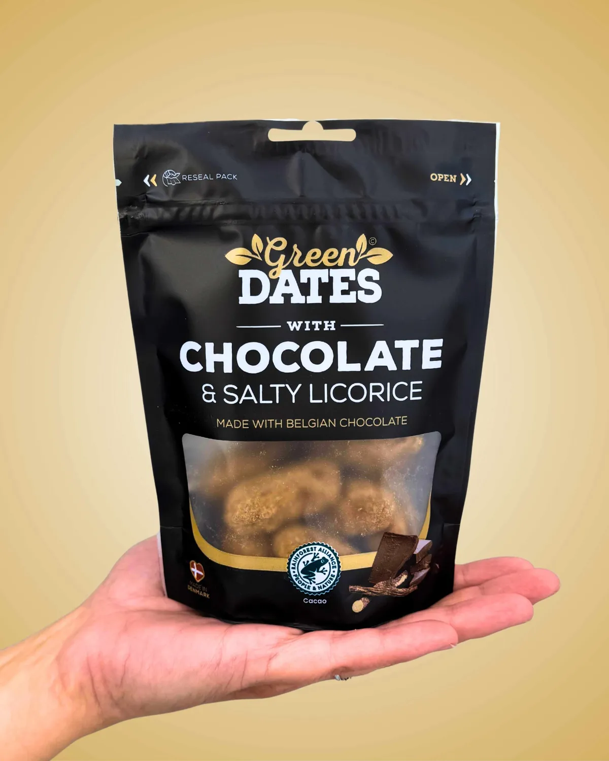Green Dates dadler med belgisk chokolade og salt lakrids 110 g